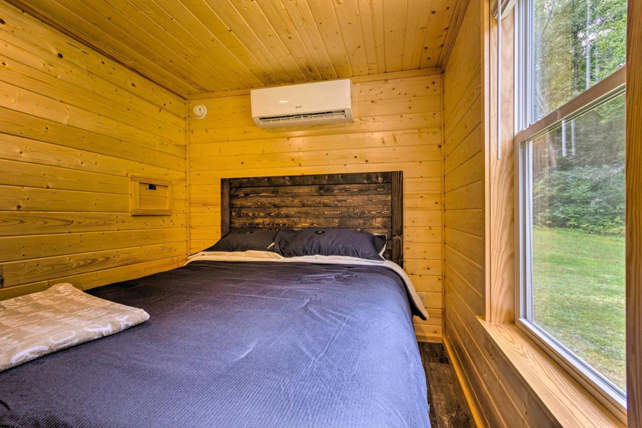 Quaint Mtn Cabin Tiny Living Near Big Adventure Brevard Exterior photo
