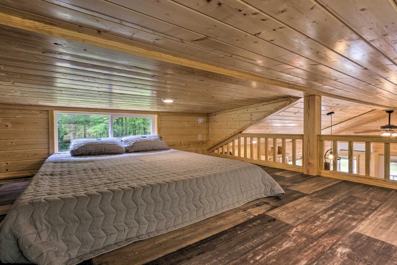 Quaint Mtn Cabin Tiny Living Near Big Adventure Brevard Exterior photo