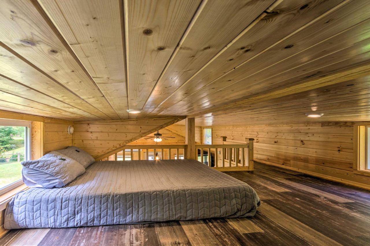Quaint Mtn Cabin Tiny Living Near Big Adventure Brevard Exterior photo